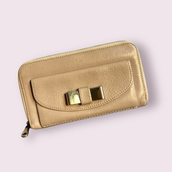 CHLOÉ Beige Long Wallet - Picture 1 of 9